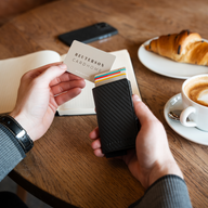 Card Home - Smart Wallet aus Carbon